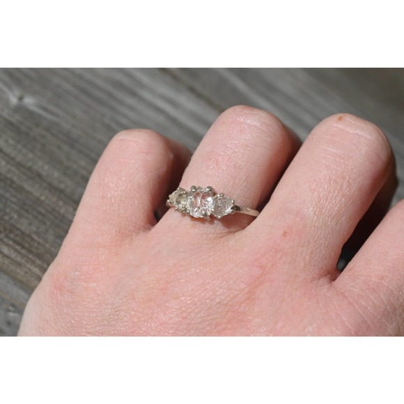 alternative raw diamond engagement ring raw crystal size 4 5 6 7 8 8 9 1… - Picture 2 of 4